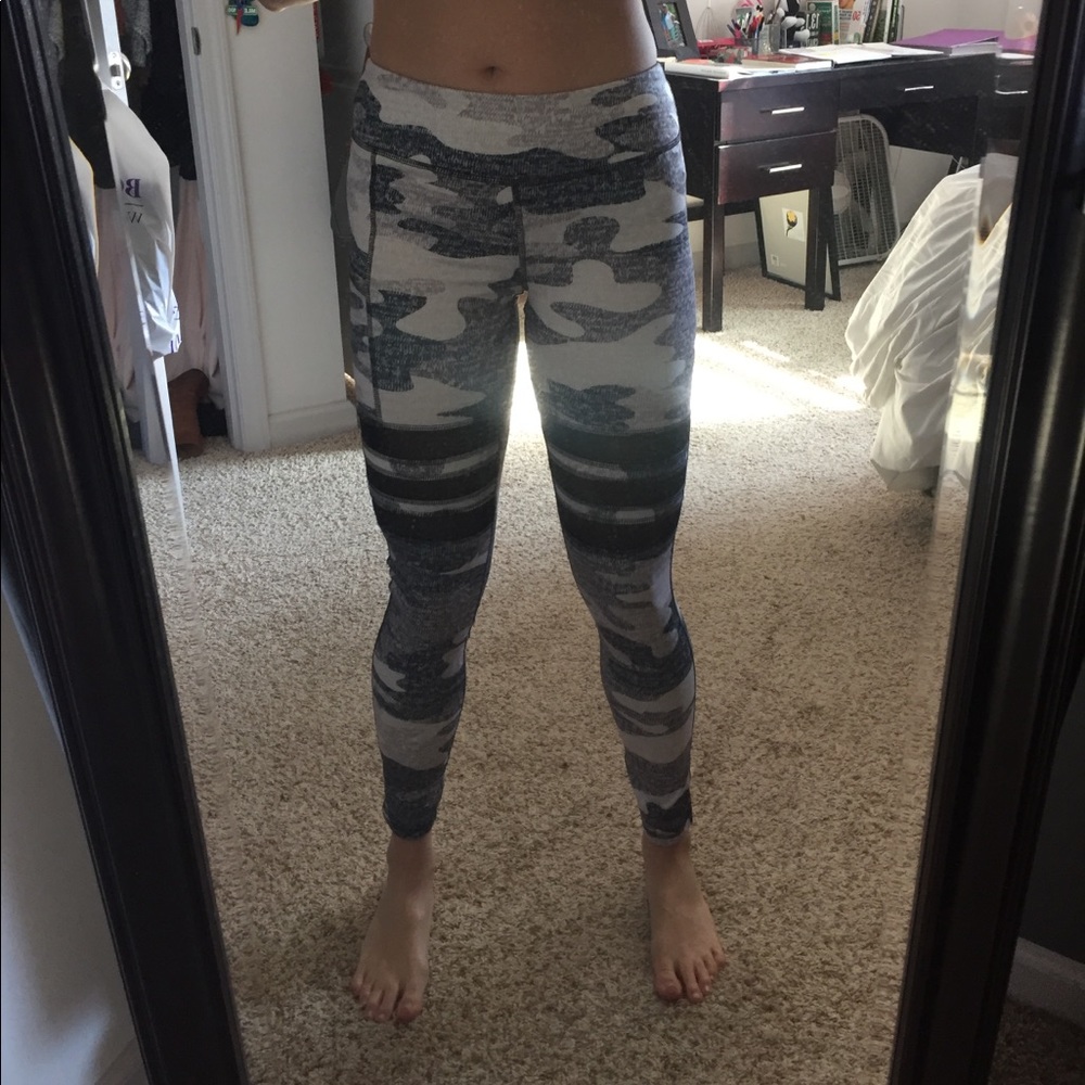 Mesh workout leggings